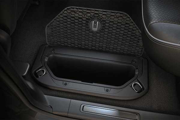 Bacs de rangement couverts au plancher exclusifs du Ram 1500 2024