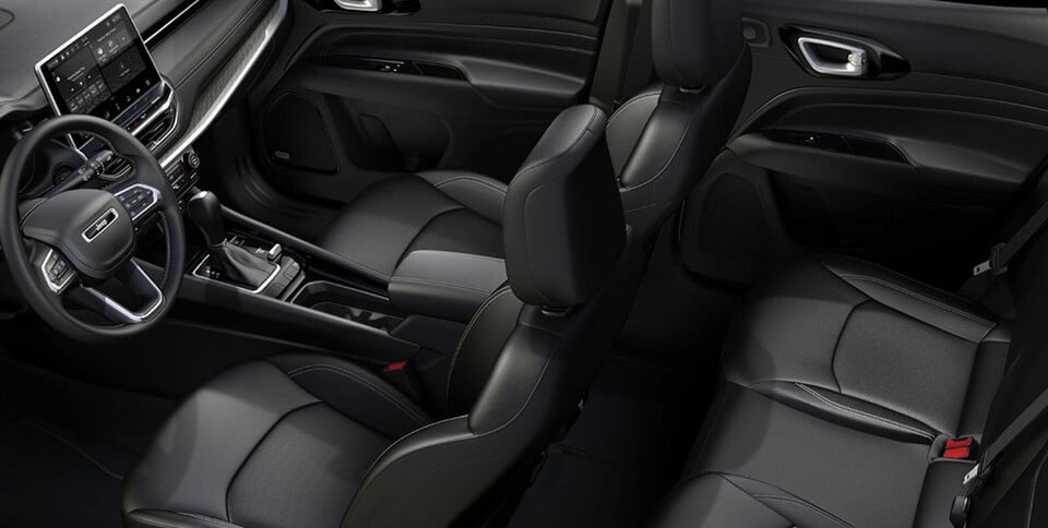 Vue aérienne intérieure du Jeep Compass 2024